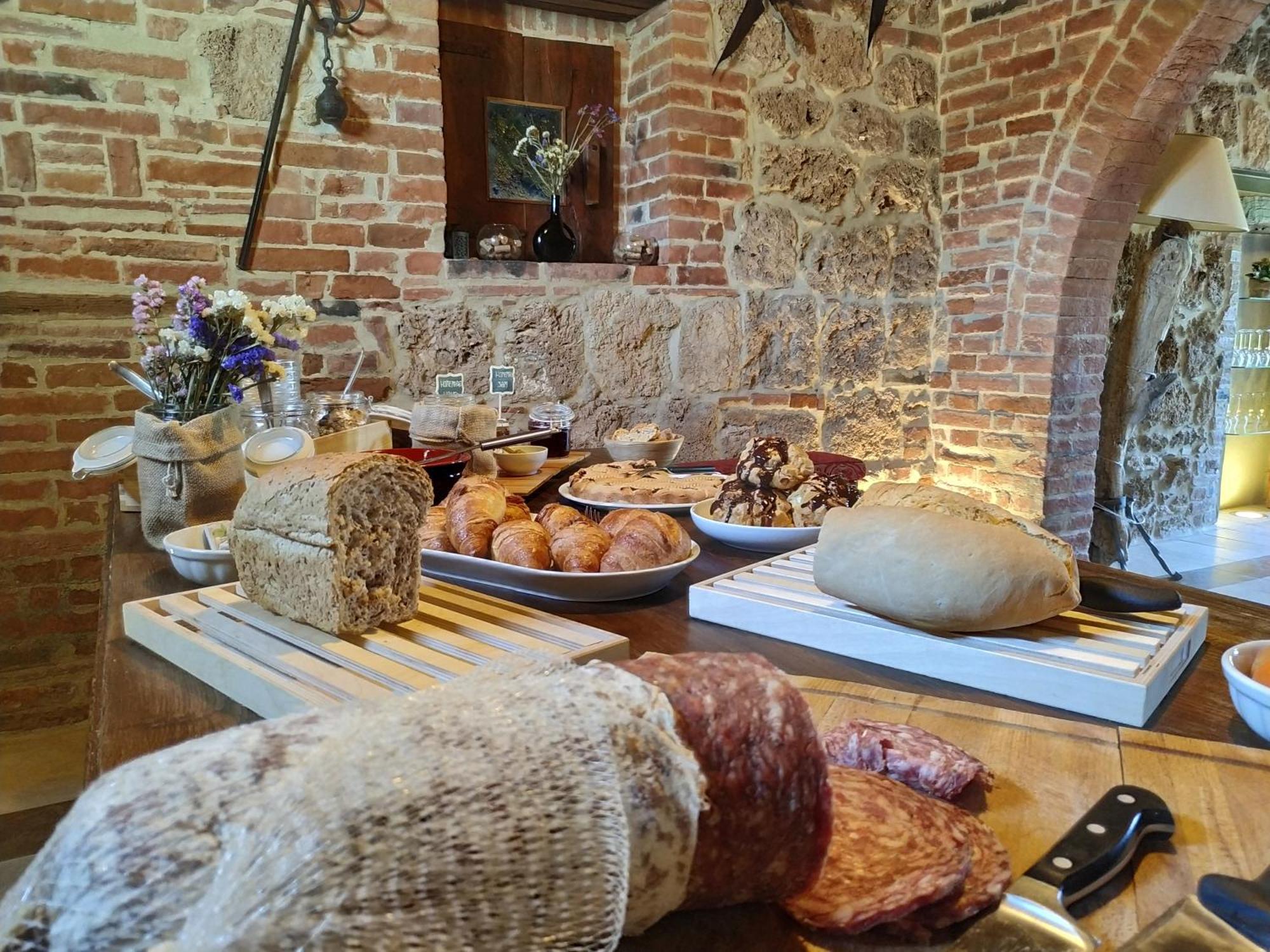 Agriturismo Le Sorbelle D'Orcia Con Piscina ピエンツァ エクステリア 写真